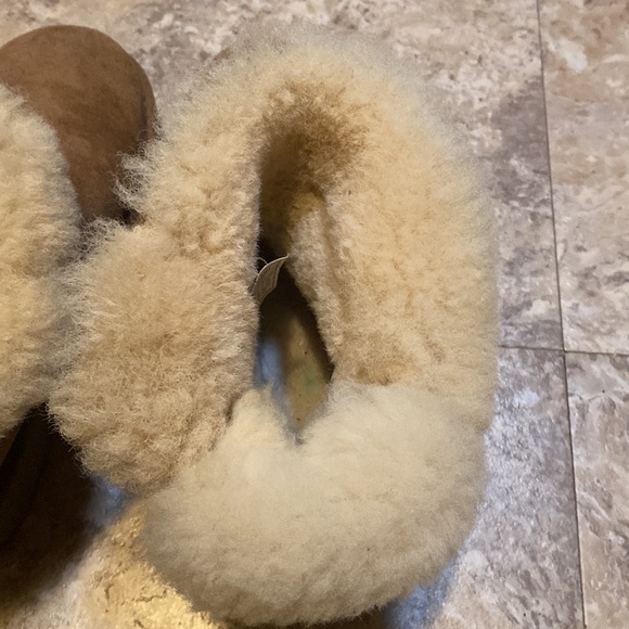 Uggs Bow Boots - Picture 4 of 5